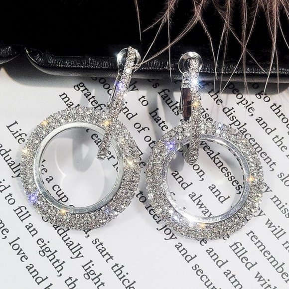 🆕 Circle Faux Diamond Dangle Drop Earrings - Picture 3 of 3